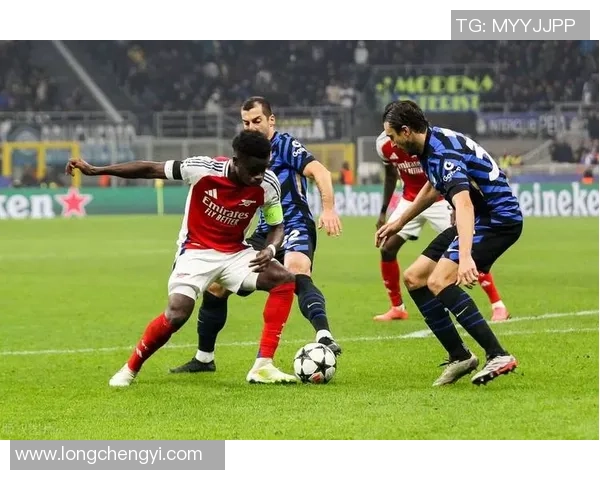 世界杯精彩对决国米与阿森纳战成平局帽子戏法引爆全场十大进球回顾