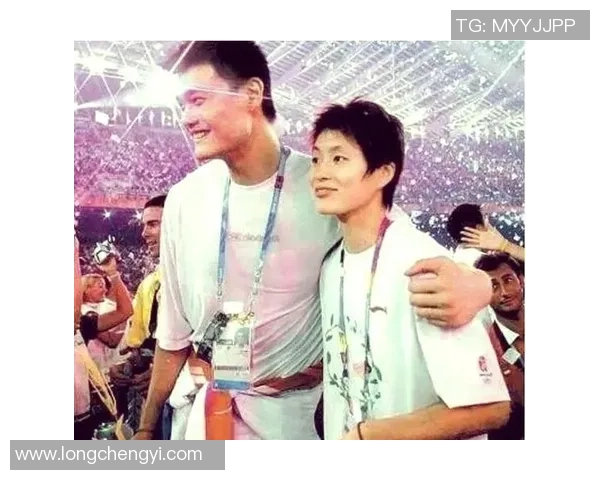 姚明与张隆的篮球传奇：从赛场到人生的友谊与挑战