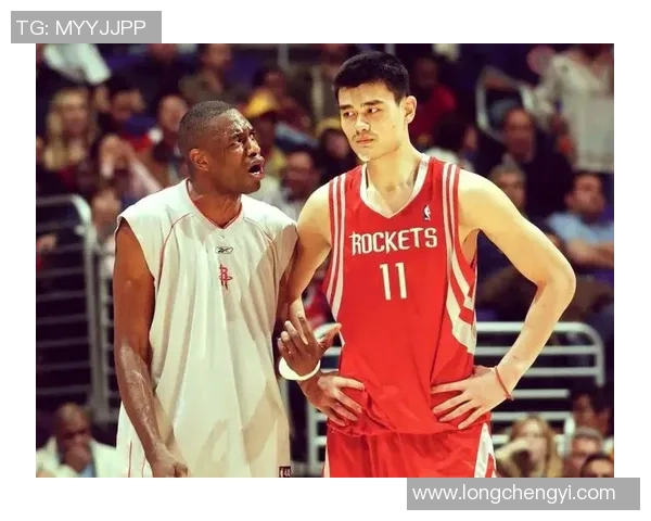 姚明与马刺的经典对决回顾视频，重温篮球传奇瞬间与精彩时刻