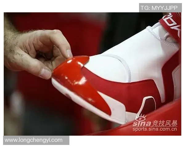 姚明职业生涯战靴回顾与发展历程解析