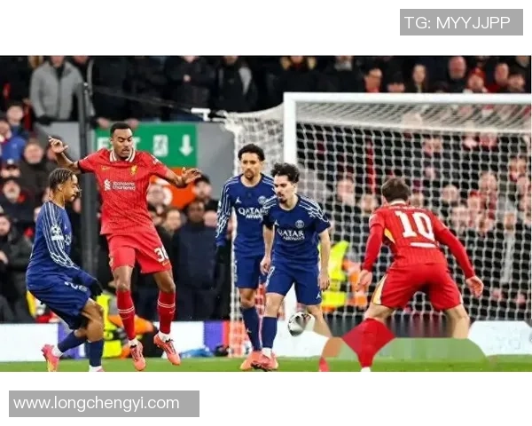 欧冠大战国米大胜曼联点球争议引发全场热议